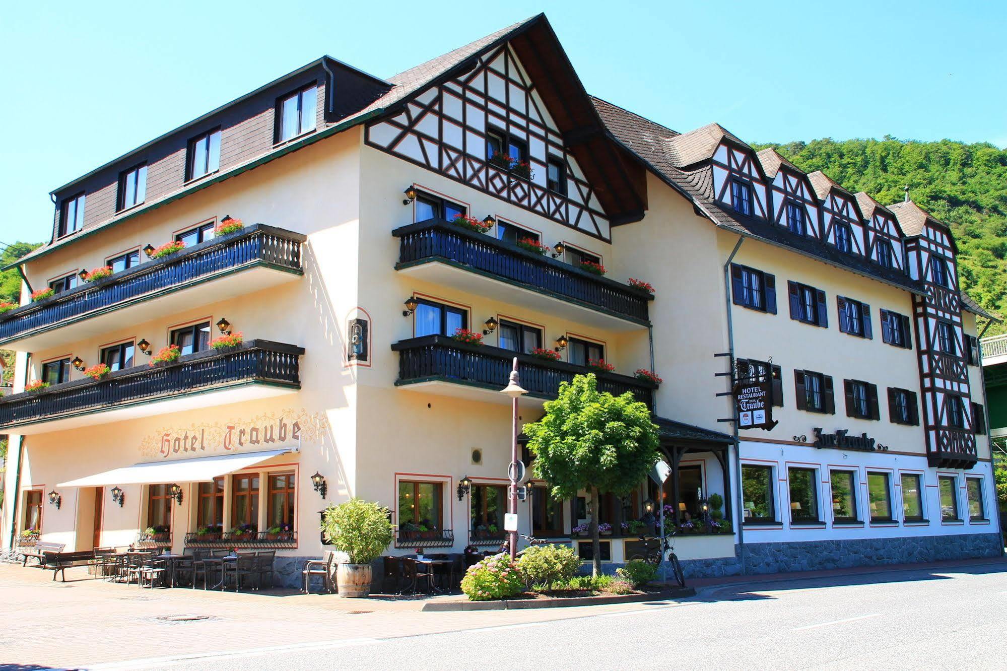 Moselhotel & Restaurant Zur Traube Gmbh Löf Eksteriør bilde